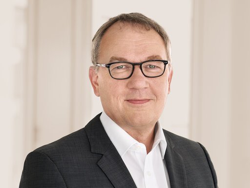 Dr. Christoph Riese, Portrait