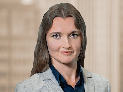 Oksana Weber-Kim, Portrait