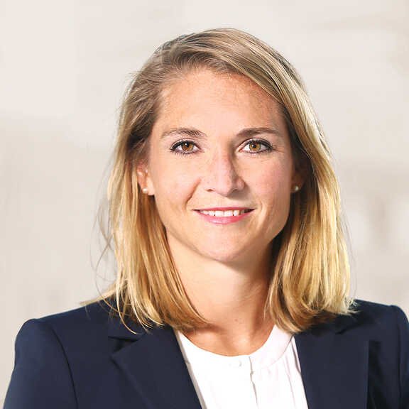 Nora Dibbert, Portrait