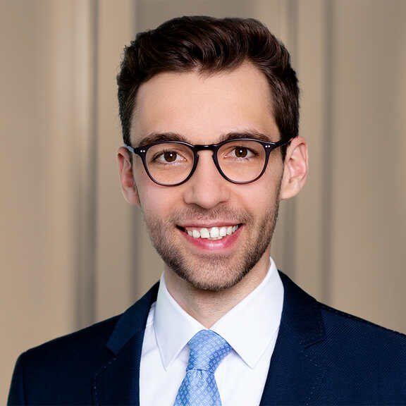 Tobias Lang LL.M., Portrait